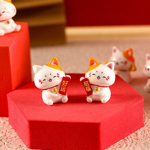 Lucky Cat Micro Landscape Ornaments Cartoon Cute Resin Crafts Car Center Console Ornaments Home Decoration Gifts Lucky Cat