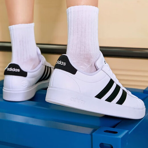 Adidas offizielle Herrenschuhe Neues Leder Leichtes Top bequemer Freizeitschuhe modische vielseitige Brettschuhe Jugend-Runde Sportschuhe GW9195/Drei Streifen heben die Marke 39 hervor [empfohlene Fußlänge 24 cm]