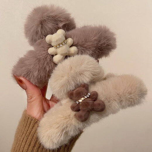 Korean ins cute bear plush grabber female cute hairpin autumn and winter temperament back head shark clip tassel white