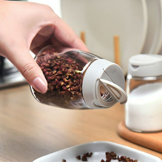 Seasoning bottle glass salt shaker barbecue seasoning bottle pepper sesame aniseed internet celebrity kitchen seasoning box oil kettle black single pack no Specifications