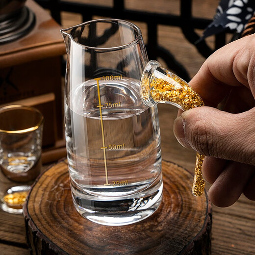 Luxury Flowers crystal glass white wine cup wine divider wine jug decanter pouring wine jug set red wine Chinese style wine jug wine set seven-character gold foil handle 100ml Jinshan wine divider 2 pieces