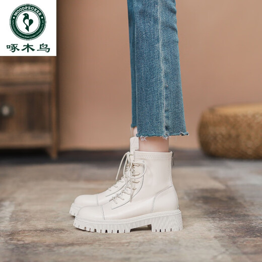 Boots de mujer de cuero de carpintero de carpintero Botas de mujer de cuero genuino 2025 Spring y otoño Nuevo estilo británico Botas de vellón gruesas botas de encaje altura interna blanca 7 cm [individual] 33