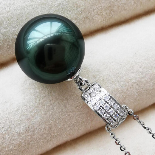 Mohs Tahitian black pearls and malachite green pendant, seawater pearls, necklace, 18K gold diamond, perfect round, flawless and bright style, malachite green 13-14mm