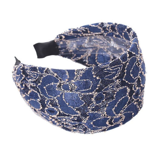 Sarala's wide hairpin to cover white hair. Thin and ultra-wide hairband. Hairband to cover white hair. Headband to cover white hair. Dark brown color in the middle.