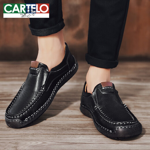 卡帝乐鳄鱼（CARTELO）春季时尚潮鞋男士真皮软底休闲皮鞋英伦百搭透气豆豆鞋男款 黑色【9918四季款】 42