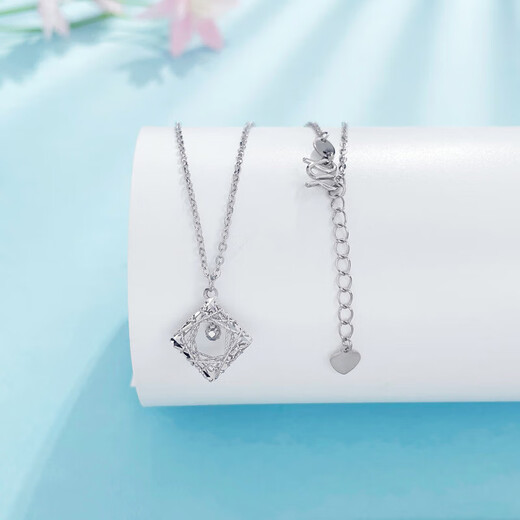 Lao Fengxiang platinum necklace for women pt950 hollow rhombus square necklace birthday gift for girlfriend and wife platinum jewelry platinum about 3.82g