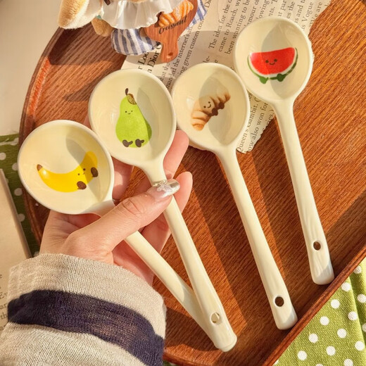 Four spoons of fruit croissant spoons with ceramic underglaze color, cute girly heart handles for home use, high appearance and super good-looking fruit croissant--spoons, one in each of the four colors