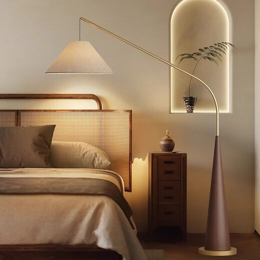 Zhong Shuai French living room wabi-sabi, antique style floor lamp, Internet celebrity fishing lamp, modern simple sofa atmosphere lamp, vertical lamp, log lamp body + white lampshade