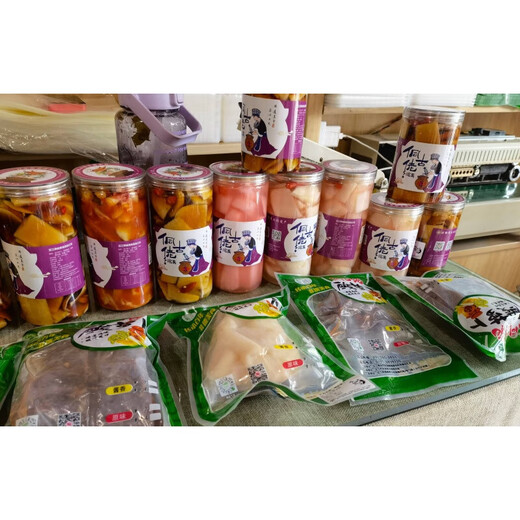 Vileri Dong Gu Lao pickled radish, Hunan specialty, authentic Xiangxi pickles, Zhijiang Dong Gu Lao, crispy skin, sauce-flavored radish, 500g bag