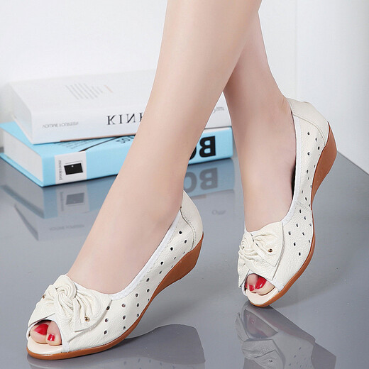 Shiyingwei Sandales en cuir féminin pour personnes d'âge moyen et âgées, bouche de poisson, semelle en cuir authentique d'été pour femmes Sole douce d'âge moyen de grandeur