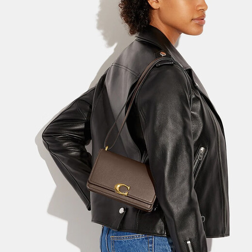 蔻驰（COACH） Bandit Crossbody 女士斜挎包 简约时尚翻盖式单肩包礼物 CD724 棕色