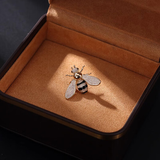 Kamalun (KAMALUN) bee brooch, high-end women's all-match niche corsage brooch, couple's badge, coat, suit and accessories for girlfriend, bee brooch + brand gift box