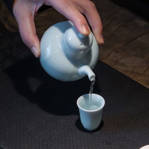 Jingdezhen (jdz) official ceramic wine cup Chinese-style Yingqing home handmade creative liquor drinking pot and wine glass set gift box set confidant-Yingqing