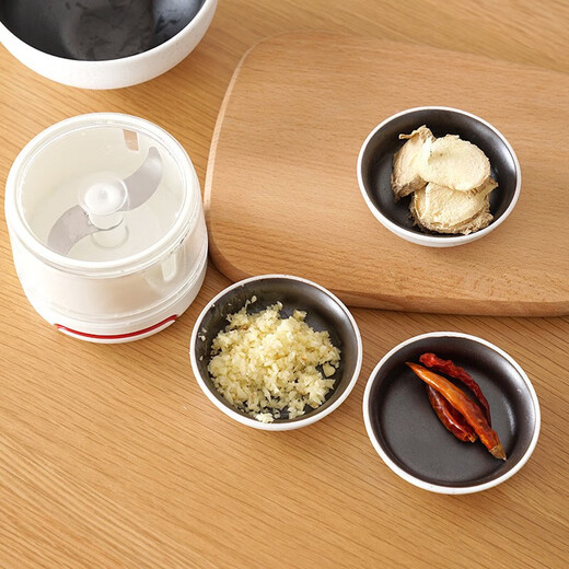 Iron helper garlic masher, household garlic masher, small manual garlic masher, garlic machine, garlic press, garlic press, garlic press.