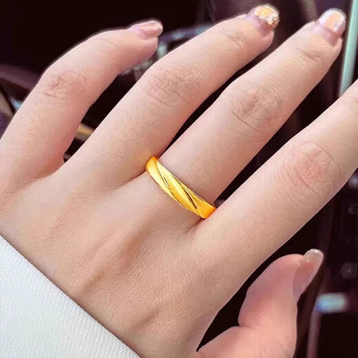 Dui Shen gold-wrapped silver female gold Mobius couple ring as a birthday gift for girlfriend and Chinese Valentine's Day holiday gift. A Moebius female ring 999 pure gold_with certificate