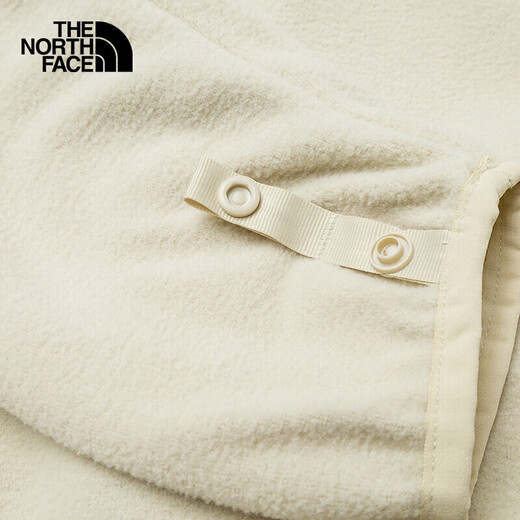 La veste de sous-vêtements en toison de la face nord