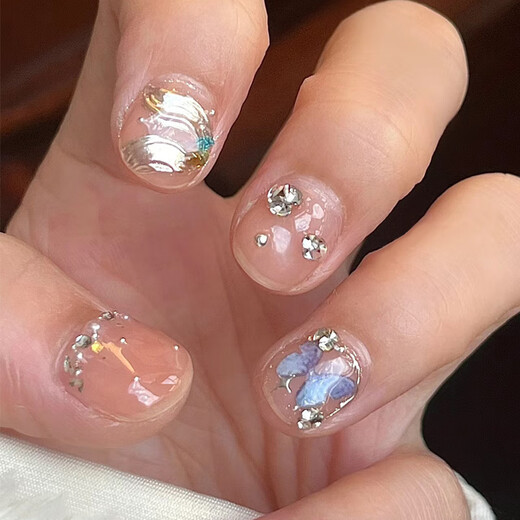 Amour rafraîchissant, automne et hiver, le papillon bleu porte une armure, un clignotement, une couleur nue, un ongle court, un patch à ongles en diamant cassé, de faux ongles peuvent être détachés par 653 1 pièce 1 pièce par 1653 Photothérapie Style de colle