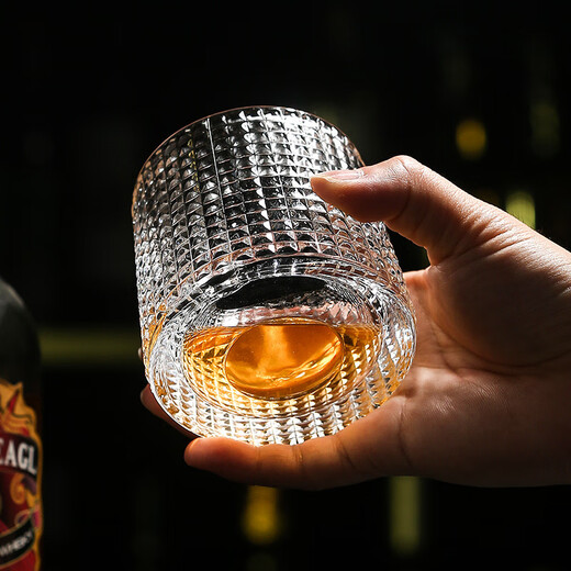 Export to domestic sales rotating glass wine glass tumbler beer glass foreign wine glass ice ball whiskey cup hammered whiskey rotating wine glass 180ml 1 piece
