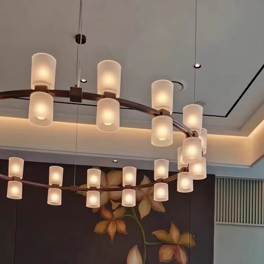 Andro modern simple light luxury chandelier hotel restaurant private room private room western restaurant hotel round table designer lamp diameter 80cm (with light source LED)