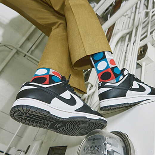 
Nike basketball shoes men's shoes DunkLowSB low-top sports casual shoes versatile and fashionable lightweight breathable skateboard shoes trendy products DD1391-100/Black and white panda 43