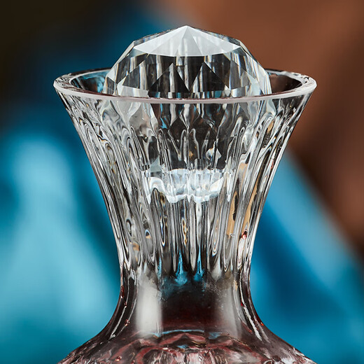 MARTIGUES crystal glass red wine decanter, high-end light luxury rotating wine dispenser, European household vortex decanter, wine dispenser, crystal vortex rotating decanter 1.1L