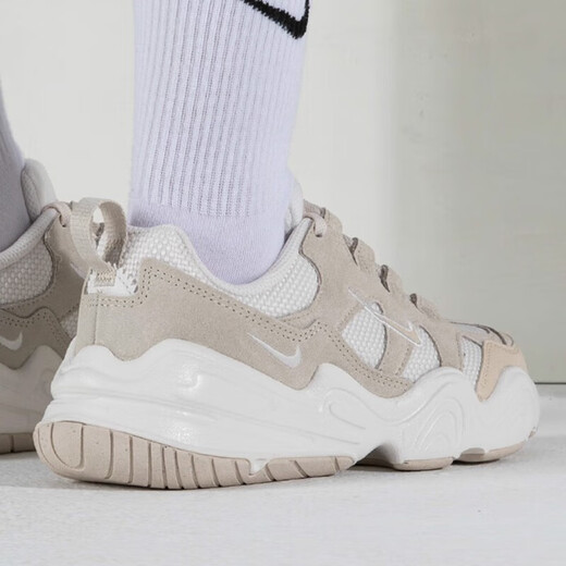 Nike (Nike) Zapatos para mujeres Zapatos 2025 Summer NUEVO TECHO HERA RETRO RETRADO PADE ZAPATOS DE PAPADO zapatos informales DR9761-002 36.5