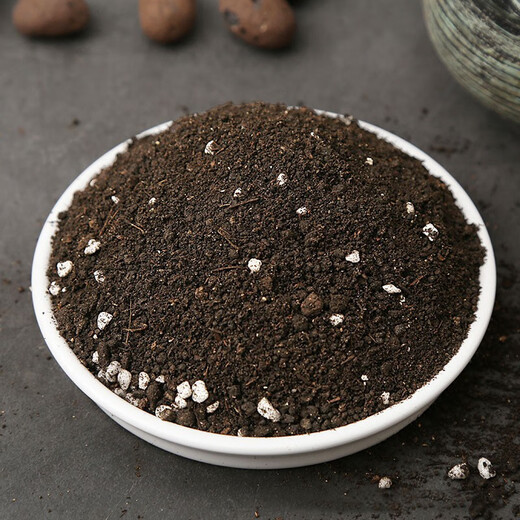 Big seaside, shipped from 12 warehouses across the country, general-purpose nutrient soil organic large package general-purpose flower and vegetable soil 10Jin Jin equals 0.5kg organic nutrient soil