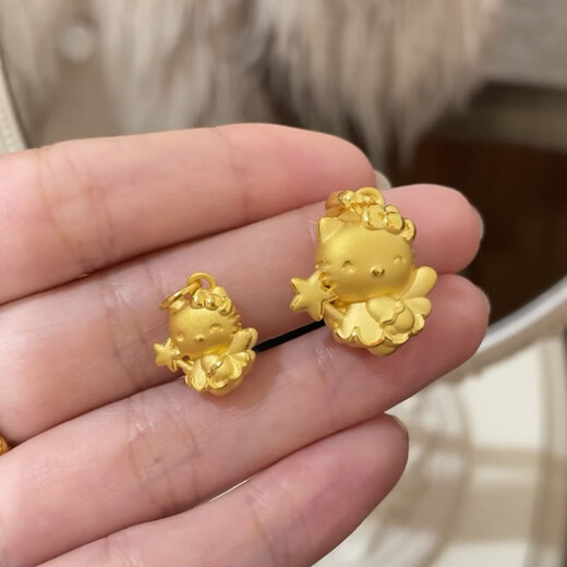 Jingyue Long Gold Hello Kitty Pendant 999 Pure Gold Fairy Angel KT Cupid Cady Cat Pendant Women's Necklace Gold Fairy Stick KT About 0.6-0.7g+S925 Necklace