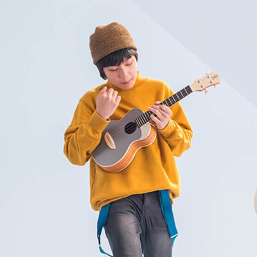 
Rainbow Man (aNueNue) Ukulele UC10 Vancouver Beginners for Men and Women Getting Started 23-inch Small Guitar UC10LC Live Coral Orange