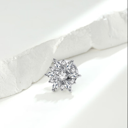 This gentleman's snowflake brooch men's suit lapel collar high-end corsage suit fashion jewelry badge pin men's accessories snowflake brooch