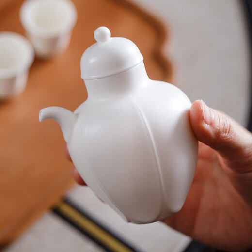 Jingdezhen (jdz) official ceramic wine cup Chinese-style Yingqing home handmade creative liquor drinking pot and wine glass set gift box set confidant-Yingqing