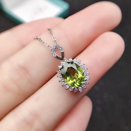 Fat Donglai's same peridot necklace new sunflower 2 carat pendant S925 silver inlaid gemstone pendant