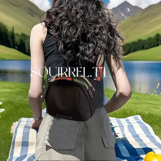 松团团 SQUIRREL.TT女包帆布2025新款贝壳包单肩包斜挎包包休闲运动旅行徒步挎包布包 白色