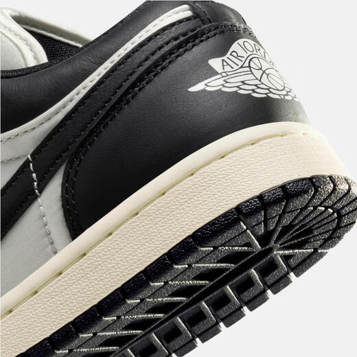 耐克（NIKE）Air Jordan 1 Low 女款黑白熊猫AJ1减震防滑低帮复古运动休闲鞋 FB9893-101 37.5