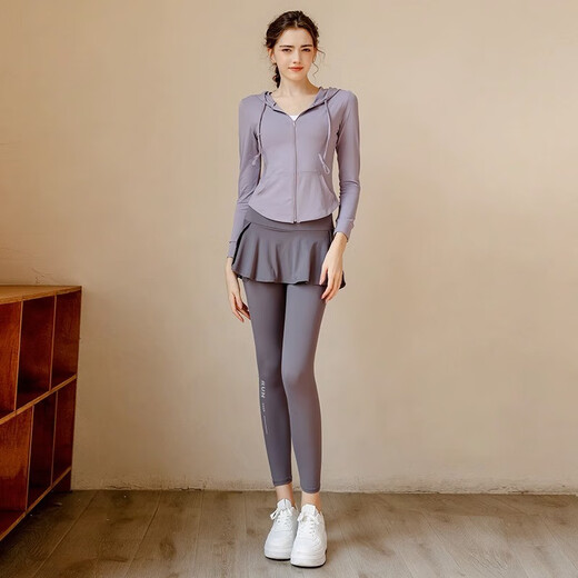 Yuebu yoga clothing set for women, high-end slimming fitness clothing, Pilates training, professional running sports suit, autumn new style, two-piece set, light blue top + black fitness pants S Recommended 80-95Jin Jin equals 0.5 kg