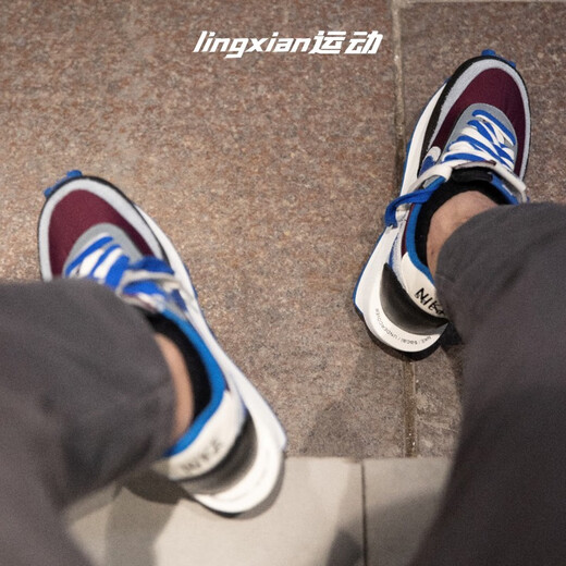 Nike (Nike) Frauenschuhe Sacai X Vaporwaffle Drei-Parteien-Joint-Dekonstruktion von Männern und Frauensport- und Freizeitsportschuhen DJ4877-600 Schwarzes Grau und Blau 41