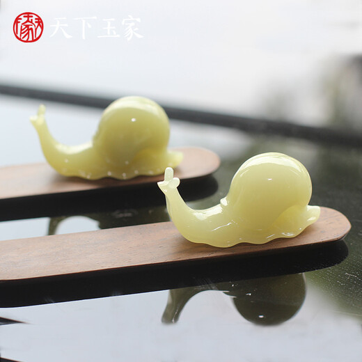 Tianxia Jade Family Jade Snails Pair Slowly Walking Together Creative Ornaments Couple Wedding Birthday Gift Accompanying You White Bingyu Pair