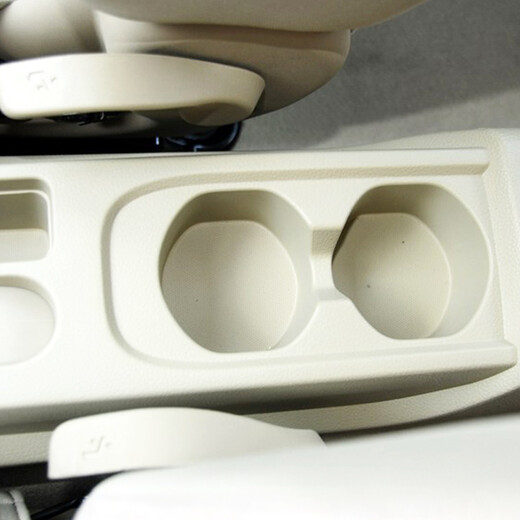 Dry drawing of Sylphy armrest box Tiida classic Sylphy armrest box without punching one original split meter single layer without USB