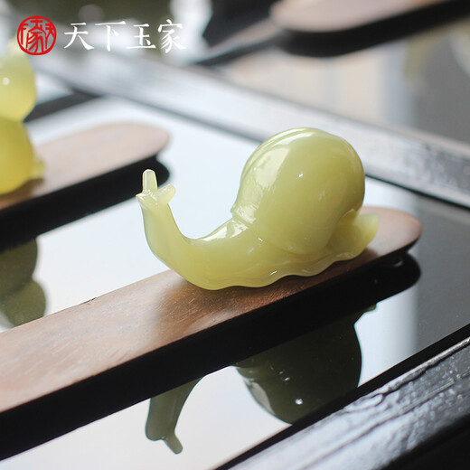 Tianxia Jade Family Jade Snails Pair Slowly Walking Together Creative Ornaments Couple Wedding Birthday Gift Accompanying You White Bingyu Pair