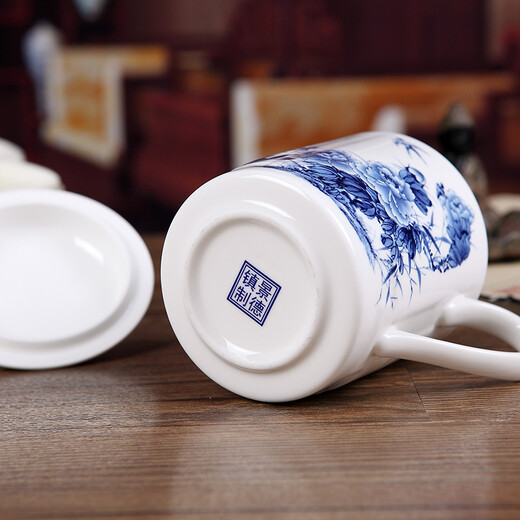 盛天下景德镇陶瓷茶杯带盖骨瓷杯青花水杯办公杯礼品杯会议杯子定制 青花牡丹 500ML
