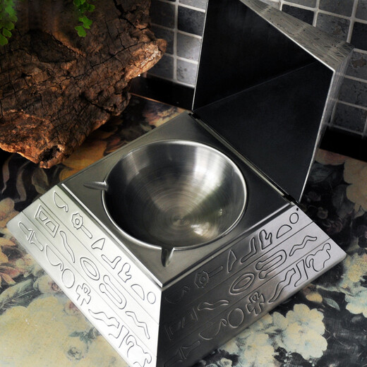 Creative ashtray large stainless steel with lid retro pyramid personality Nordic American living room bookcase rack office desk bar coffee table art ornaments large