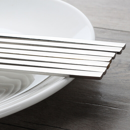 Rui Jiade 304 stainless steel chopsticks household solid flat iron chopsticks non-slip Korean metal chopsticks portable tableware flat chopsticks 1 pair of 304 flat chopsticks