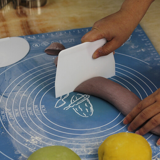 Boca Bread Baking Tools White Plastic Scraper Trapezoidal Oval Scraper Dough Cutting Knife Scraper Round