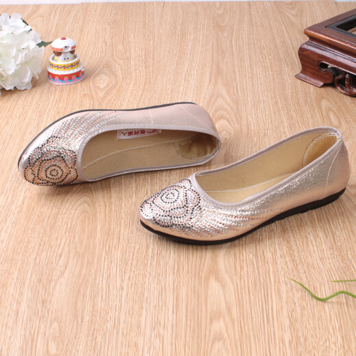Yonghechun viejos zapatos de tela de tela Beijing para mujeres, zapatos bordados de diamantes de uñas, zapatos de trabajo de color negro ligero, zapatos para mujeres de moda, elegantes zapatos individuales para mujeres TJ17018 Número de oro ligero 37