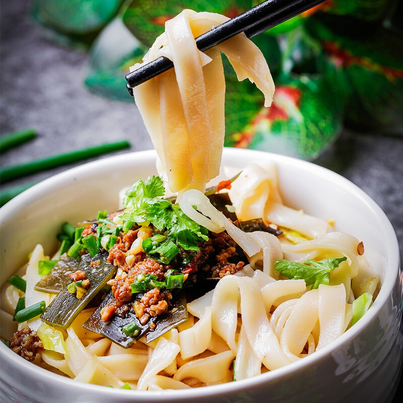 Tianshan Xinjiang flour multi-purpose flour 10 pounds household buns, steamed buns, slivers, medium-gluten general-purpose wheat flour