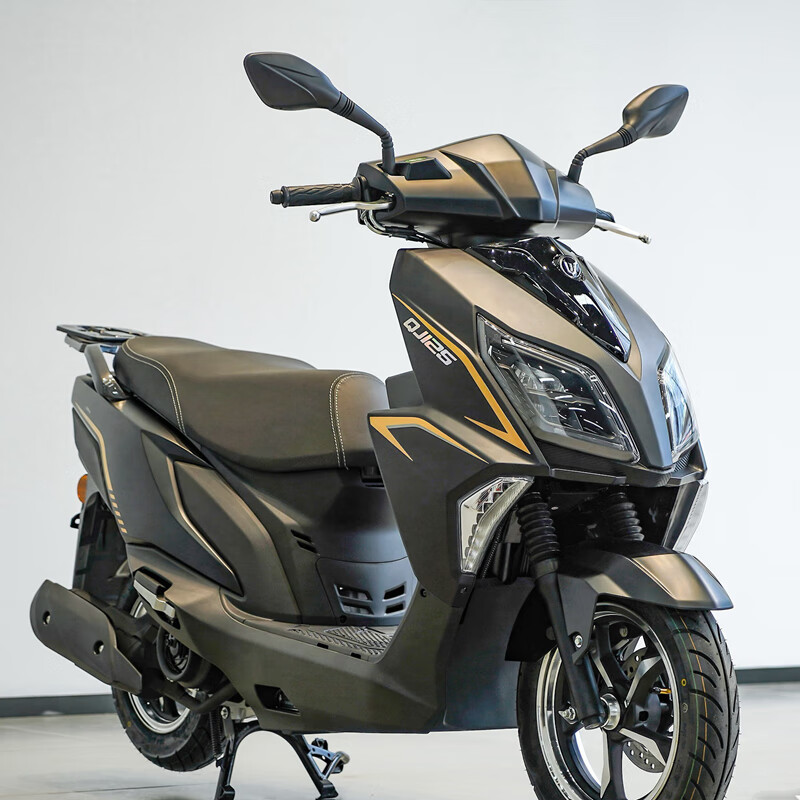 Qianjiang original and authentic new Qianjiang TAN125 motorcycle scooter and Hong 125 have the same platform and imitate UY125 appearance, matte black