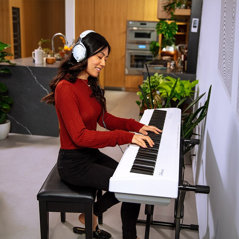 Roland Electric Piano FP30X Heavy Hammer Portable Electronic Piano for Adults and Children Beginners Entry-Level Smart Piano for Examination FP30X Black + Original Wooden Frame + Three Pedal