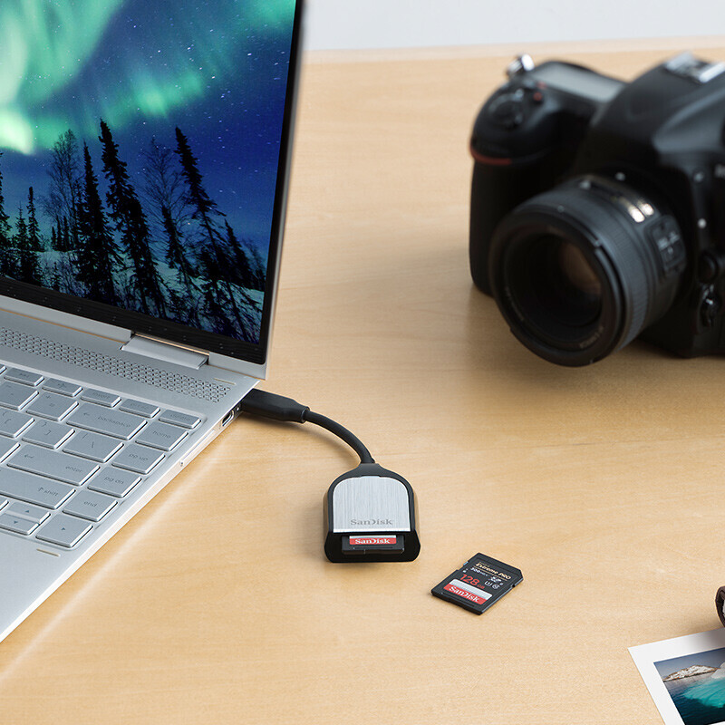 SanDisk Extreme Ultra-Speed SD UHS-II USB-C Card Reader