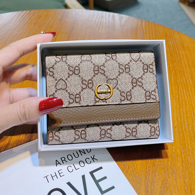 Kuqi Kangaroo Small Wallet Girls' Style 2025 New Internet Celebrity Card Holder Women's Niche Design High-Looking Folding Short Wallet Pink Can Hold Driving License Gift Box