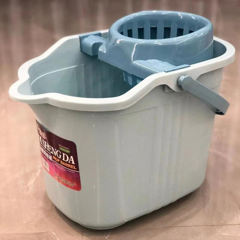 Thickened hand-pressed plastic mop bucket with wheels, rotating squeeze bucket, lazy person's water-free mopping artifact, rectangular portable wide dehydration bucket, cleaning single bucket, pressed dry mop bucket, newly upgraded cooked glue, thickened and resistant to falling, light blue